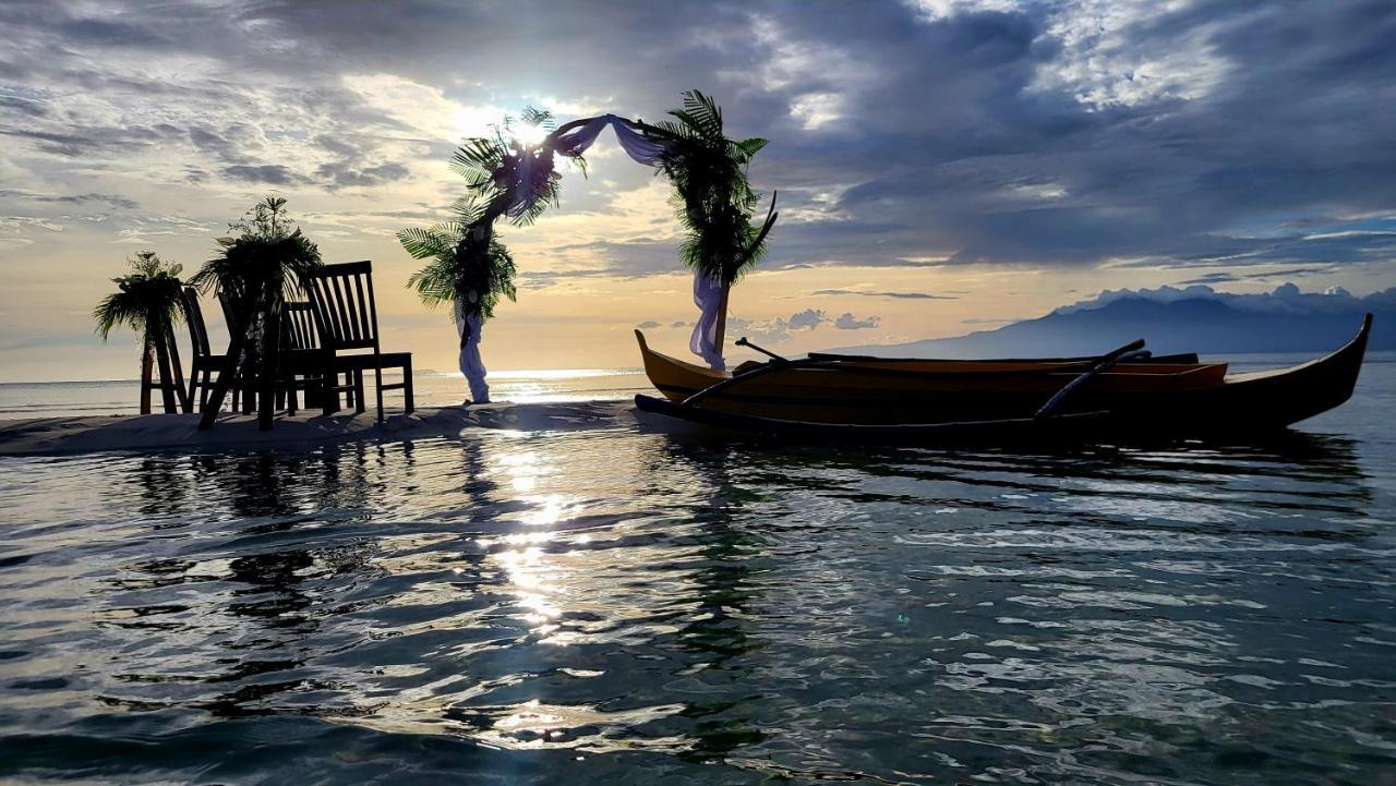 Apo Diver Beach Resort San Juan  Exteriör bild