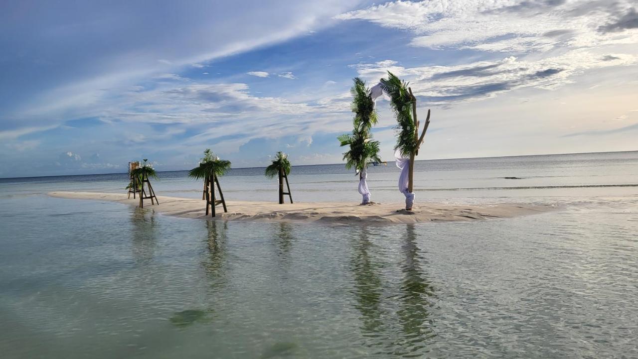 Apo Diver Beach Resort San Juan  Exteriör bild